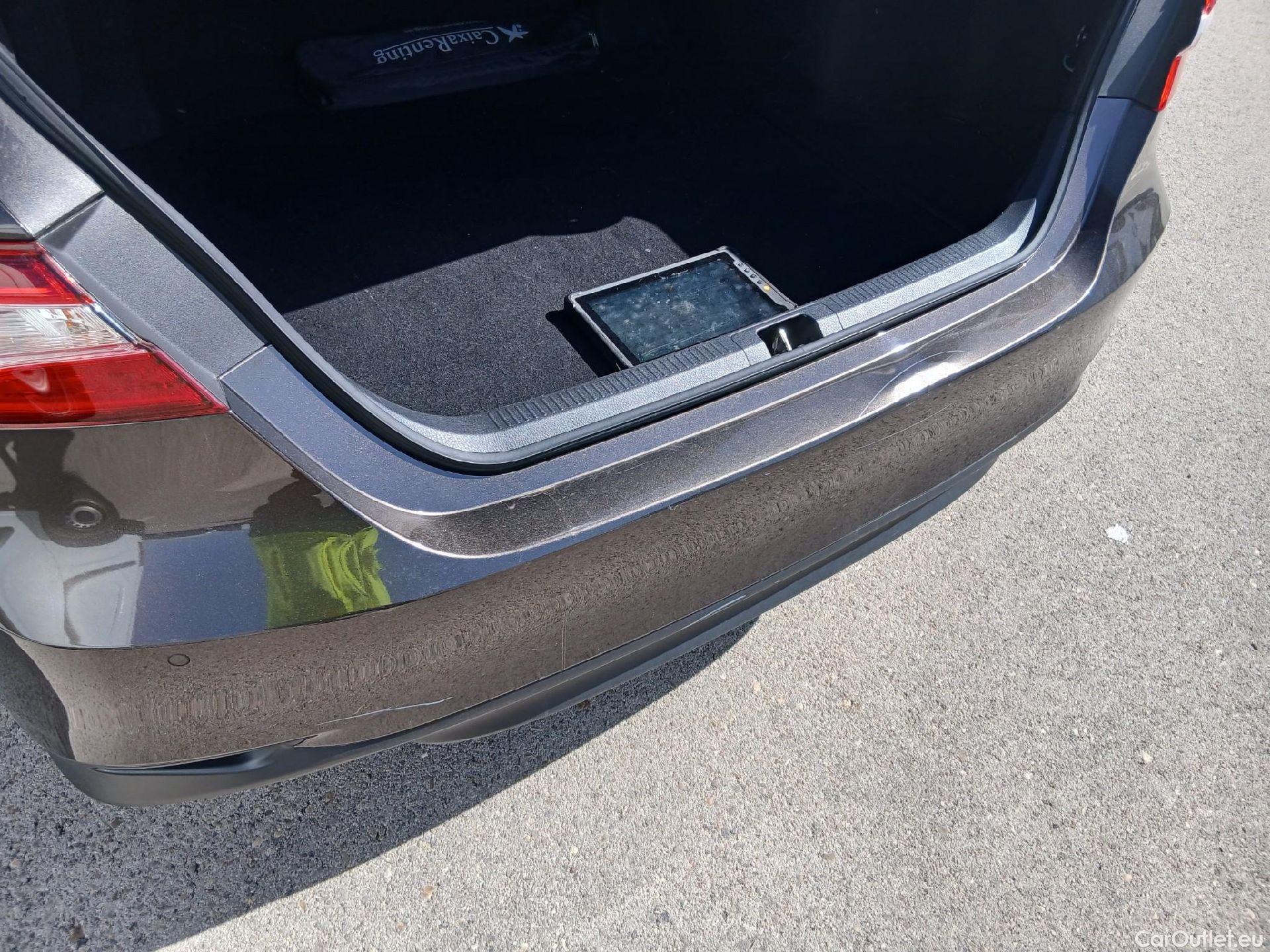  Toyota  Camry TOYOTA  / 2019 / 4P / sedán 2.5 220H Advance #20