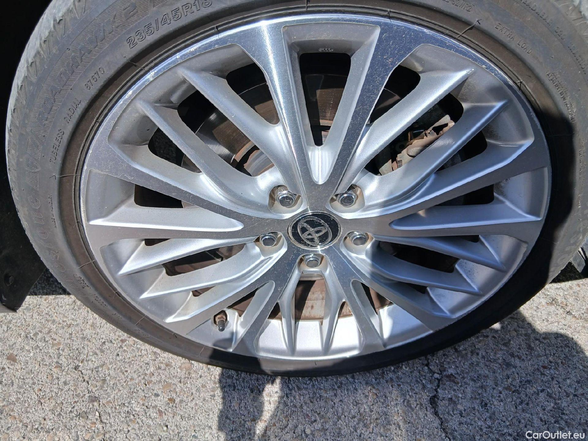 Toyota  Camry TOYOTA  / 2019 / 4P / sedán 2.5 220H Advance #38