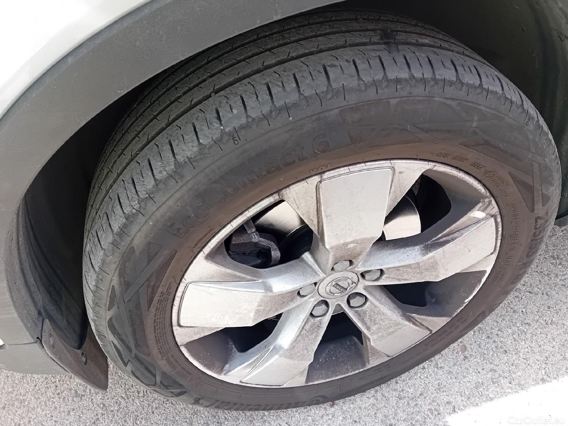  Volvo  XC 40 VOLVO XC40 / 2017 / 5P / todoterreno 2.0 B3 G Momentum Pro Auto #5