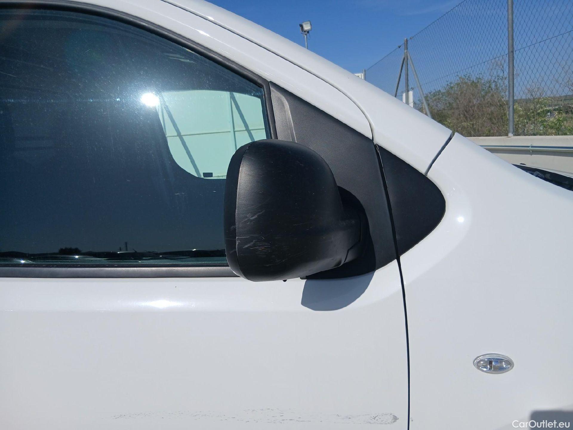  Opel  Vivaro OPEL  / 2019 / 4P / furgón 1.5 BlueHDi 74kW (100CV) M Std #32