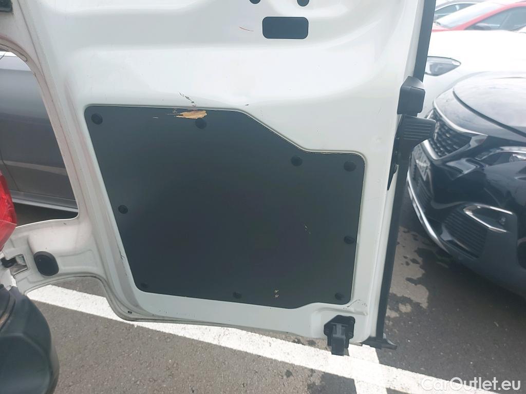  Citroen  Jumpy CITROEN  / 2016 / 4P / furgón Talla M BlueHDi 120 S&S 6v Control #32