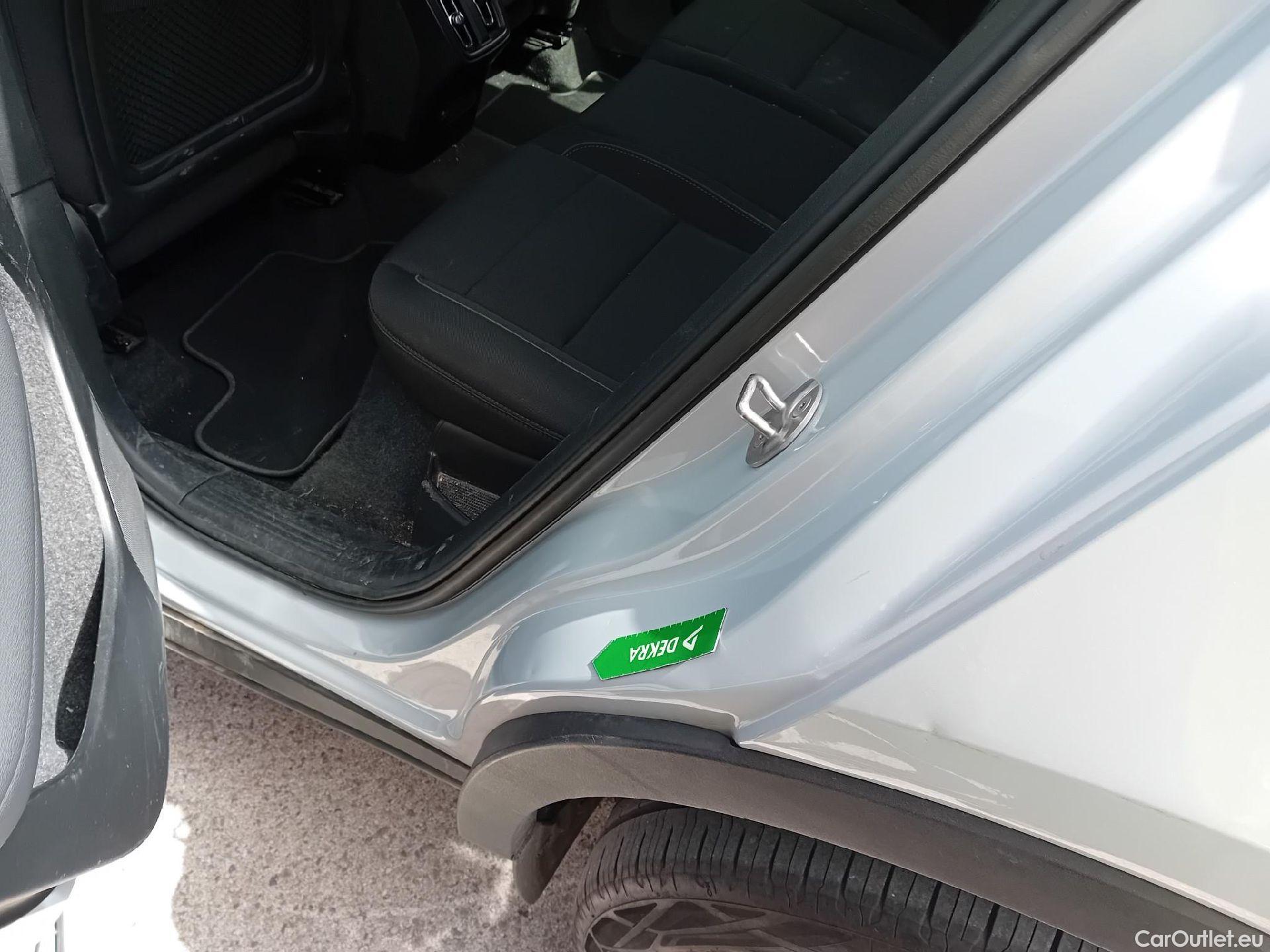  Volvo  XC 40 VOLVO XC40 / 2017 / 5P / todoterreno 2.0 B3 G Momentum Pro Auto #13