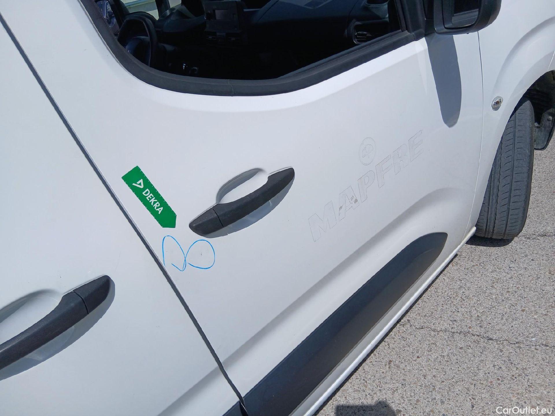 Peugeot  Partner PEUGEOT  / 2018 / 3P / furgón derivado de turismo Pro Standard 600kg BlueHDi 73kW (AC) #33