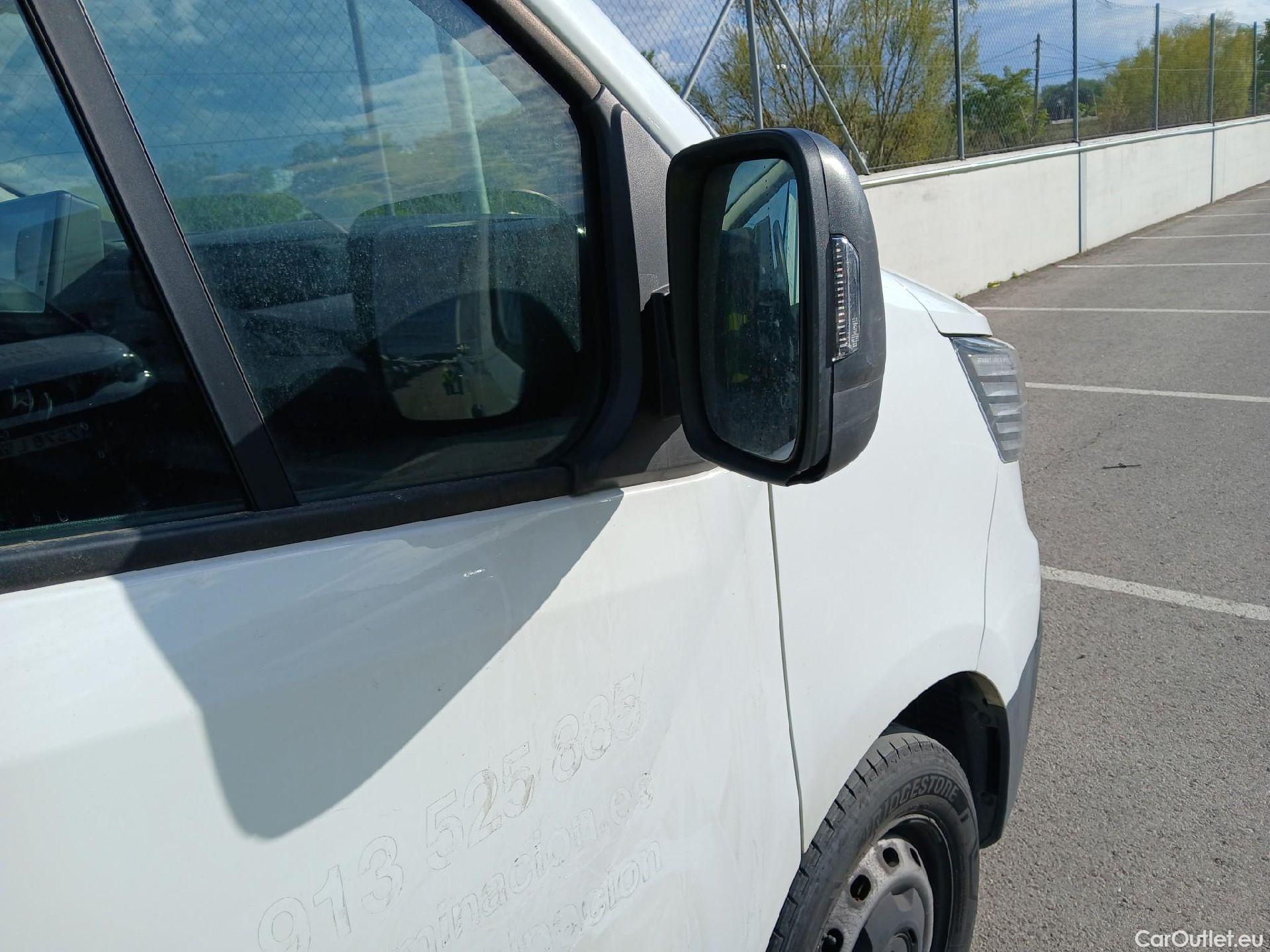  Renault  Trafic RENAULT  / 2021 / 4P / furgón Furgón L1H1 Blue dCi 96 Kw (130 CV) #45
