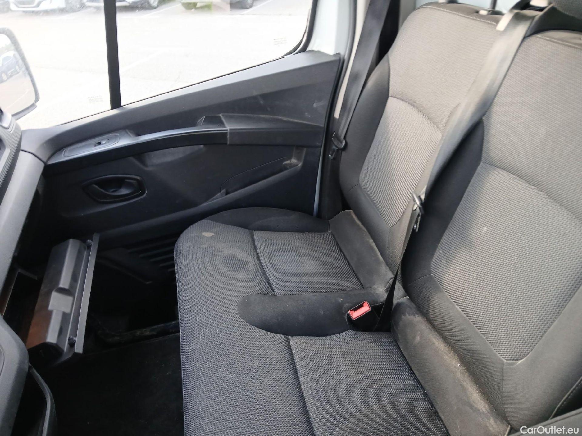  Renault  Trafic RENAULT  / 2021 / 4P / furgón Furgón L1H1 Blue dCi 96 Kw (130 CV) #3