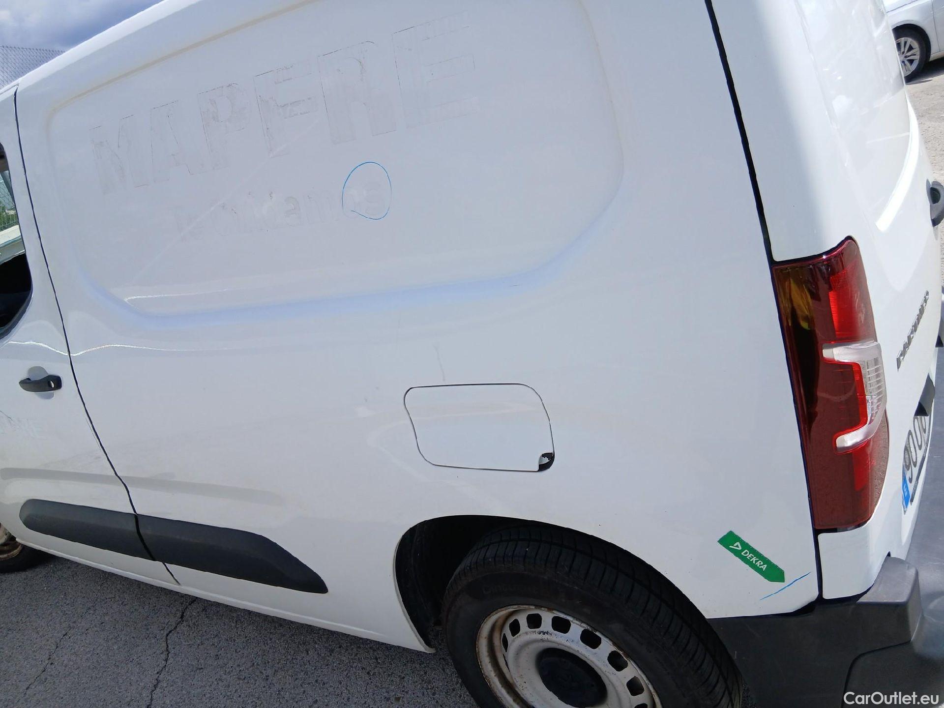  Peugeot  Partner PEUGEOT  / 2018 / 3P / furgón derivado de turismo Pro Standard 600kg BlueHDi 73kW (AC) #21