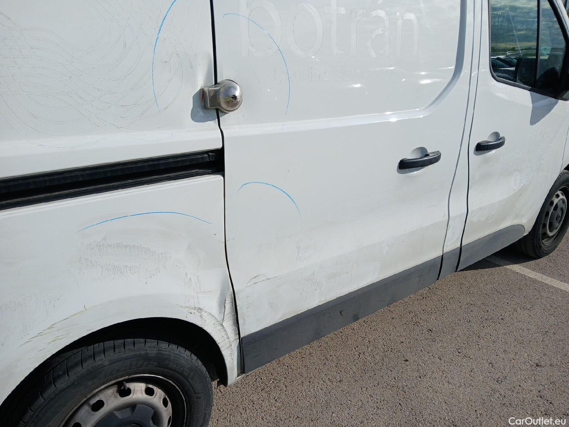  Renault  Trafic RENAULT  / 2021 / 4P / furgón Furgón L1H1 Blue dCi 96 Kw (130 CV) #39