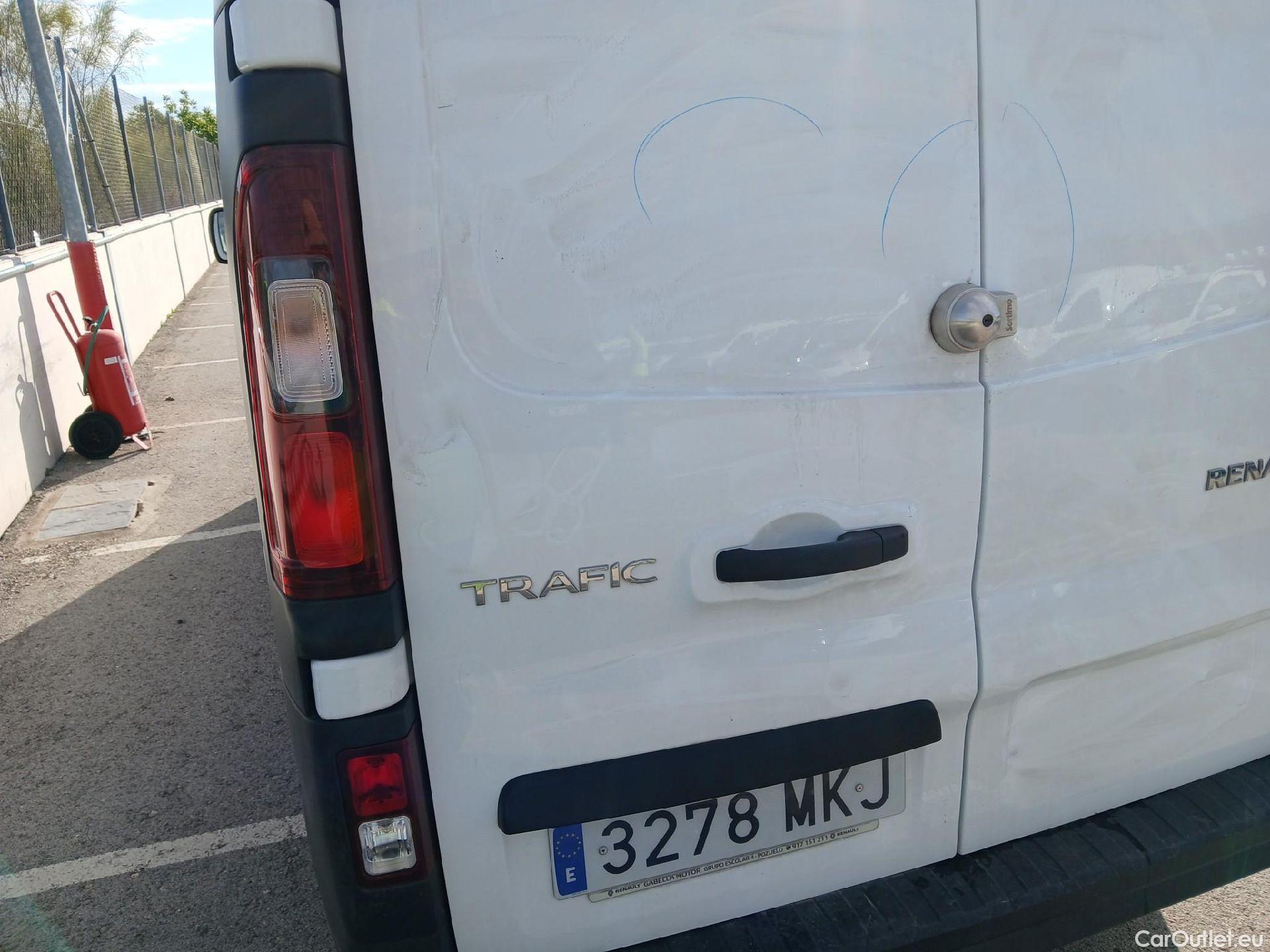  Renault  Trafic RENAULT  / 2021 / 4P / furgón Furgón L1H1 Blue dCi 96 Kw (130 CV) #31