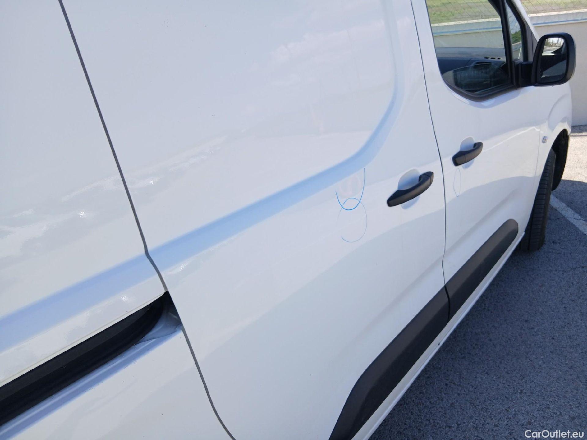  Opel  Combo OPEL  / 2018 / 3P / furgón derivado de turismo 1.5 TD 75kW (100CV) Express L H1 650kg (AC) #33