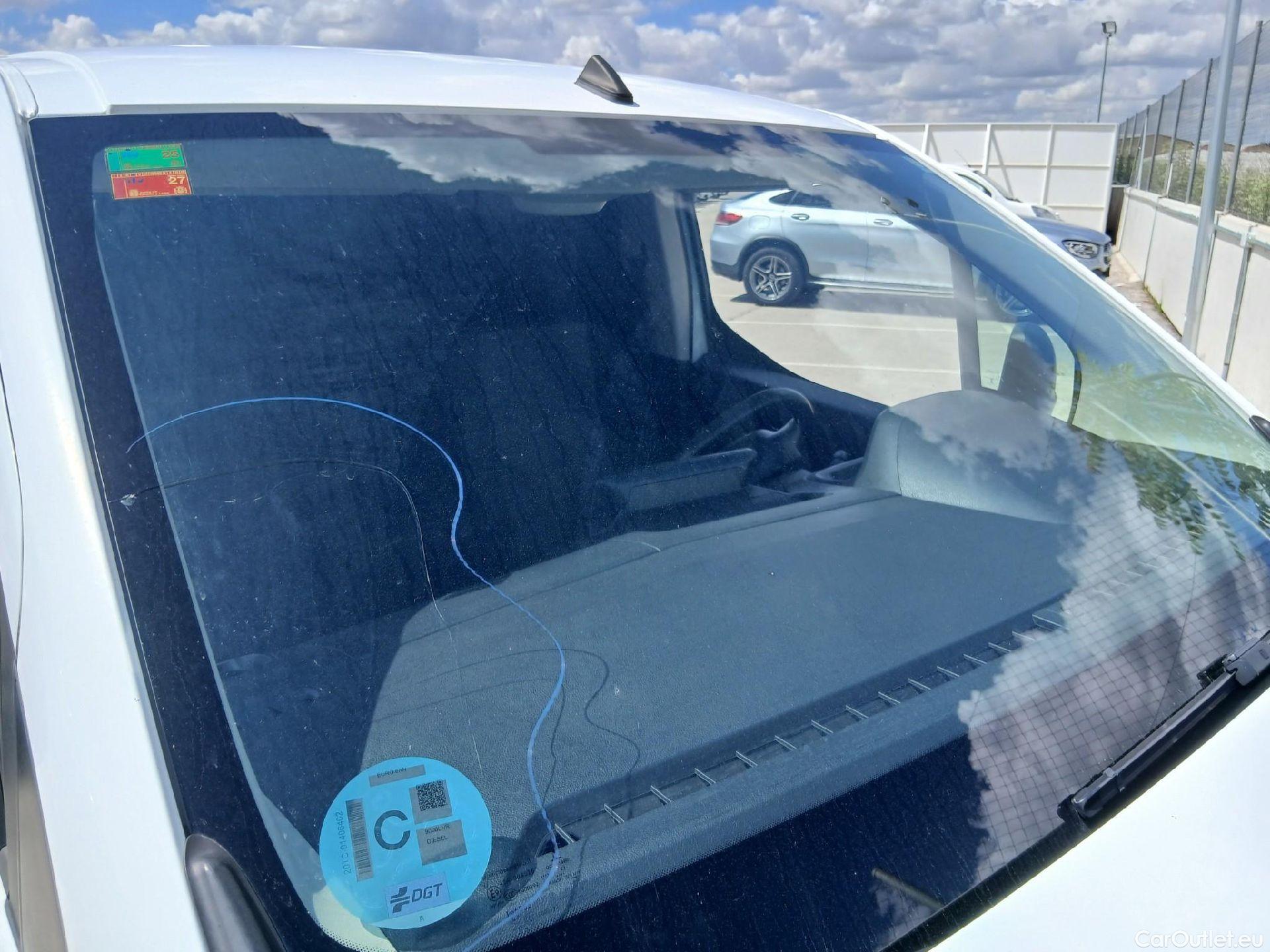  Peugeot  Partner PEUGEOT  / 2018 / 3P / furgón derivado de turismo Pro Standard 600kg BlueHDi 73kW (AC) #4