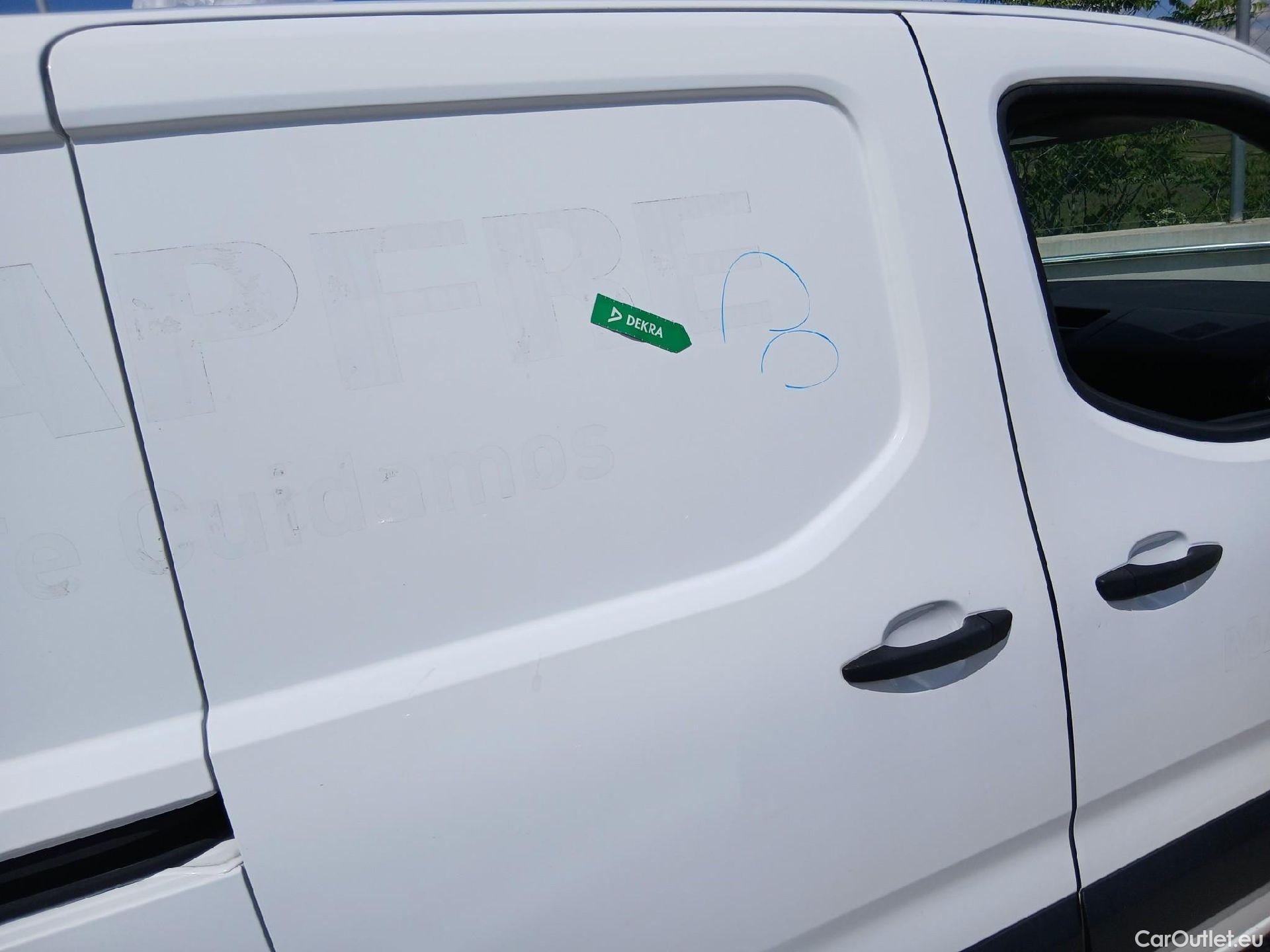  Peugeot  Partner PEUGEOT  / 2018 / 3P / furgón derivado de turismo Pro Standard 600kg BlueHDi 73kW (AC) #29