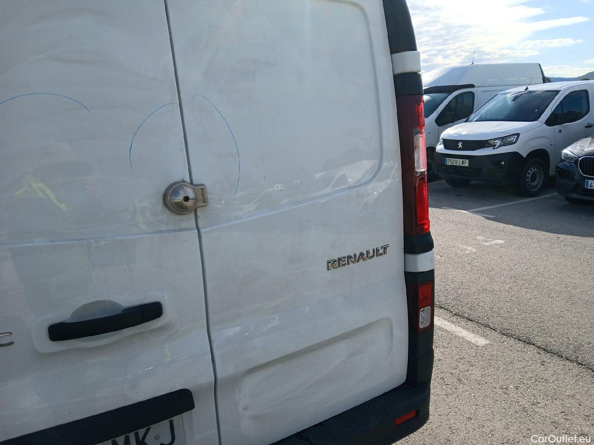  Renault  Trafic RENAULT  / 2021 / 4P / furgón Furgón L1H1 Blue dCi 96 Kw (130 CV) #33