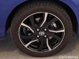 Toyota  Yaris TOYOTA  / 2017 / 5P / BERLINA 1.5 HYBRID TREND BLUE EDITION #17