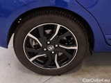  Toyota  Yaris TOYOTA  / 2017 / 5P / BERLINA 1.5 HYBRID TREND BLUE EDITION #76