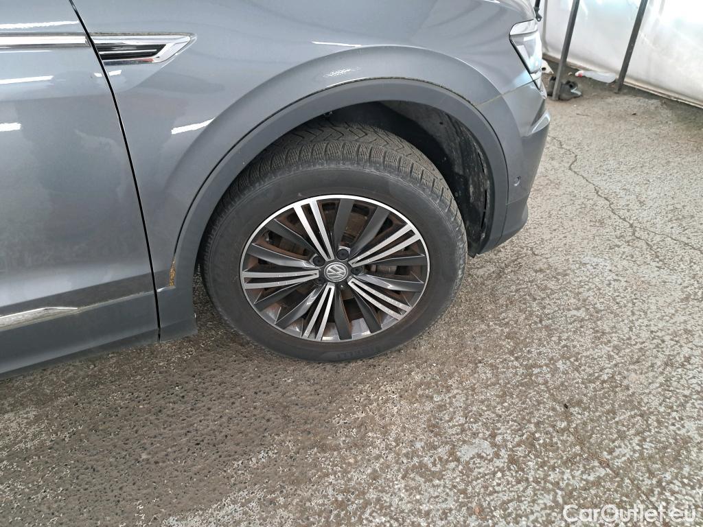  Volkswagen  Tiguan VOLKSWAGEN  Allspace / 2017 / 5P / SUV 2.0 TDI 150 DSG7 Carat Exclusive #17