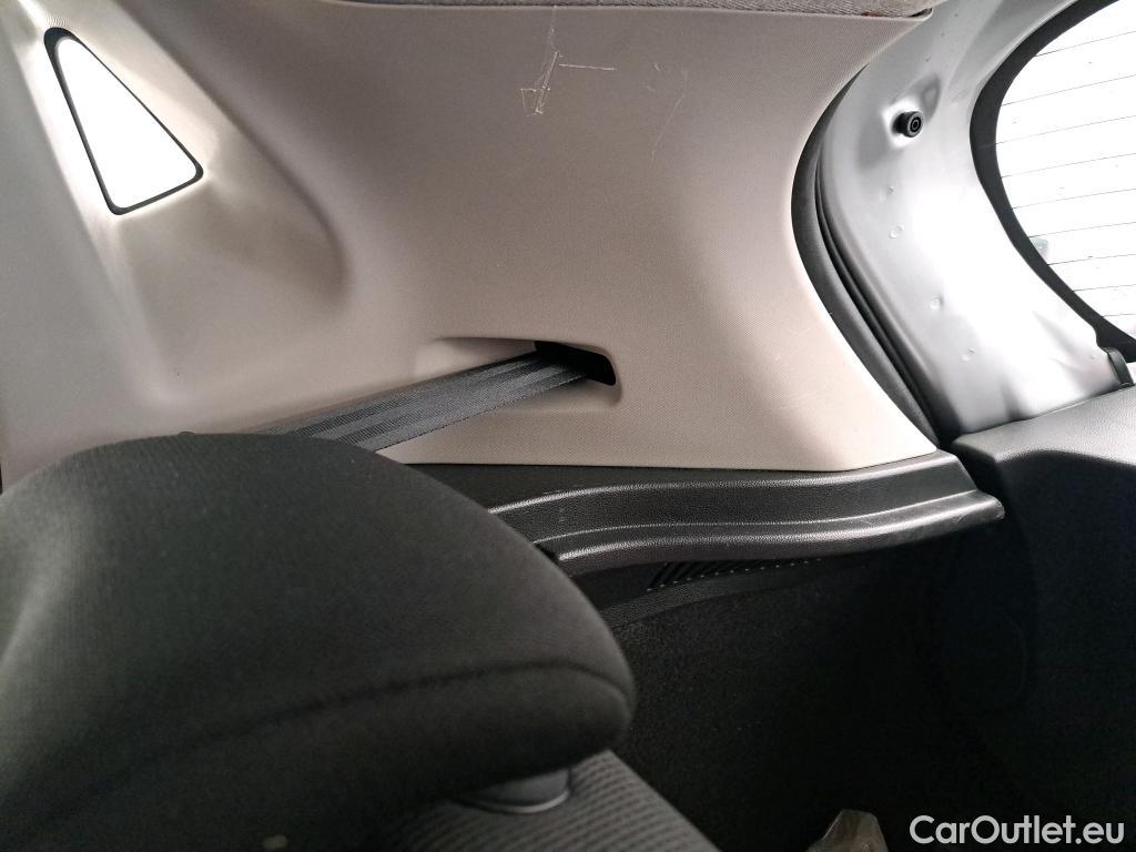  Renault  Clio  IV Business 0.9 TCe 90CV BVM5 E6 #45