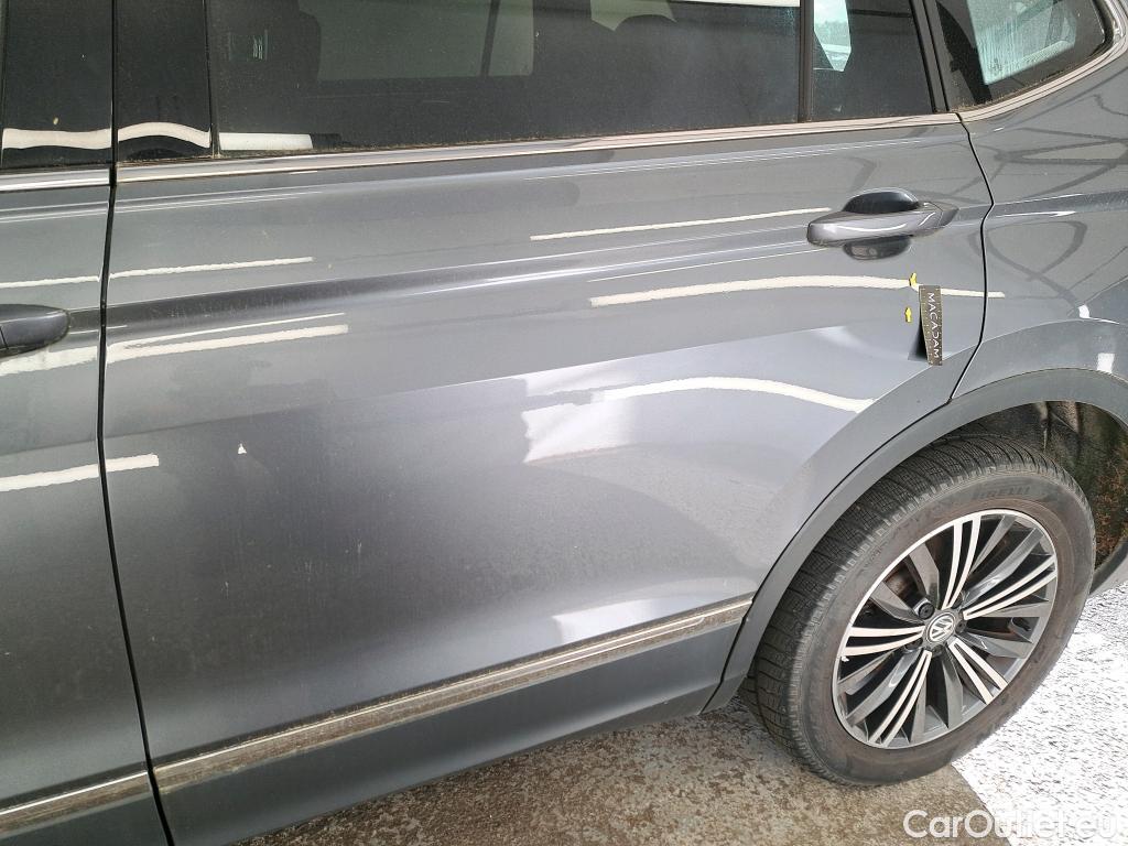  Volkswagen  Tiguan VOLKSWAGEN  Allspace / 2017 / 5P / SUV 2.0 TDI 150 DSG7 Carat Exclusive #31