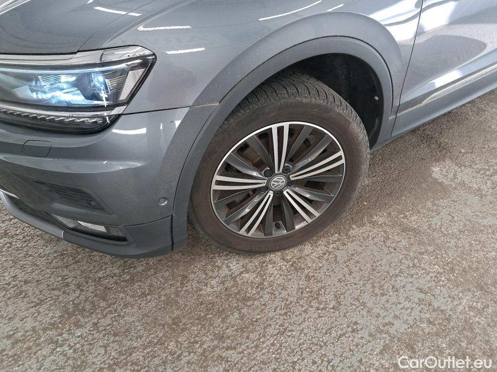  Volkswagen  Tiguan VOLKSWAGEN  Allspace / 2017 / 5P / SUV 2.0 TDI 150 DSG7 Carat Exclusive #51