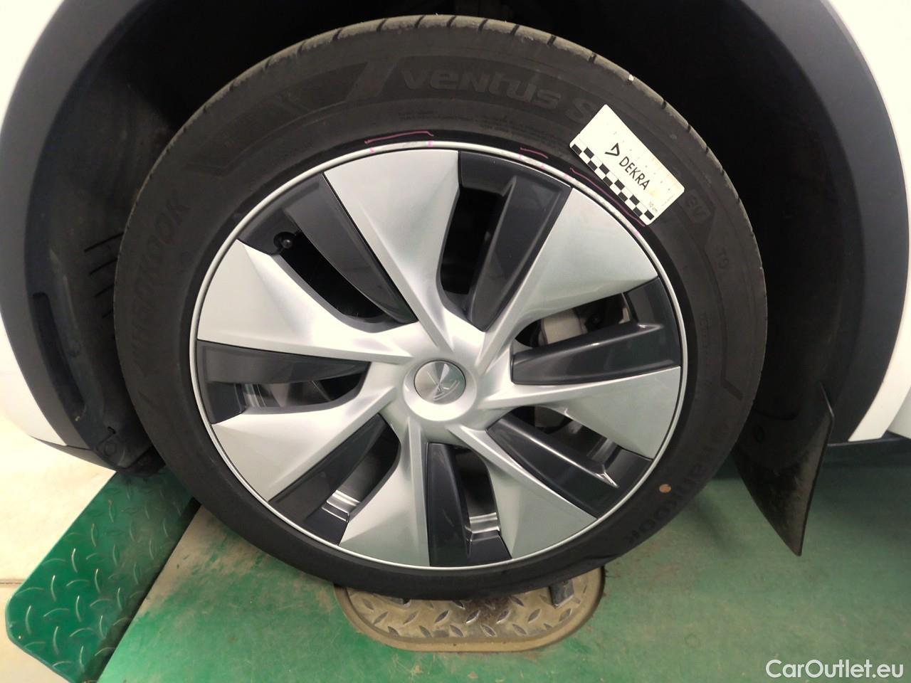  Tesla  Model Y  Long-Range AWD #22