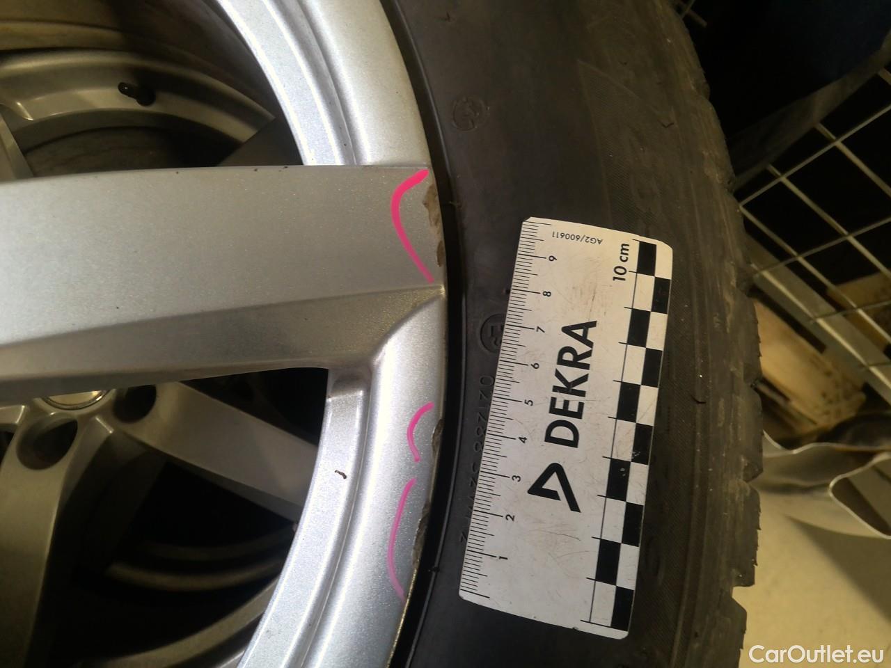  Volkswagen  ID.4  EV 77kWh Pro Performance #2