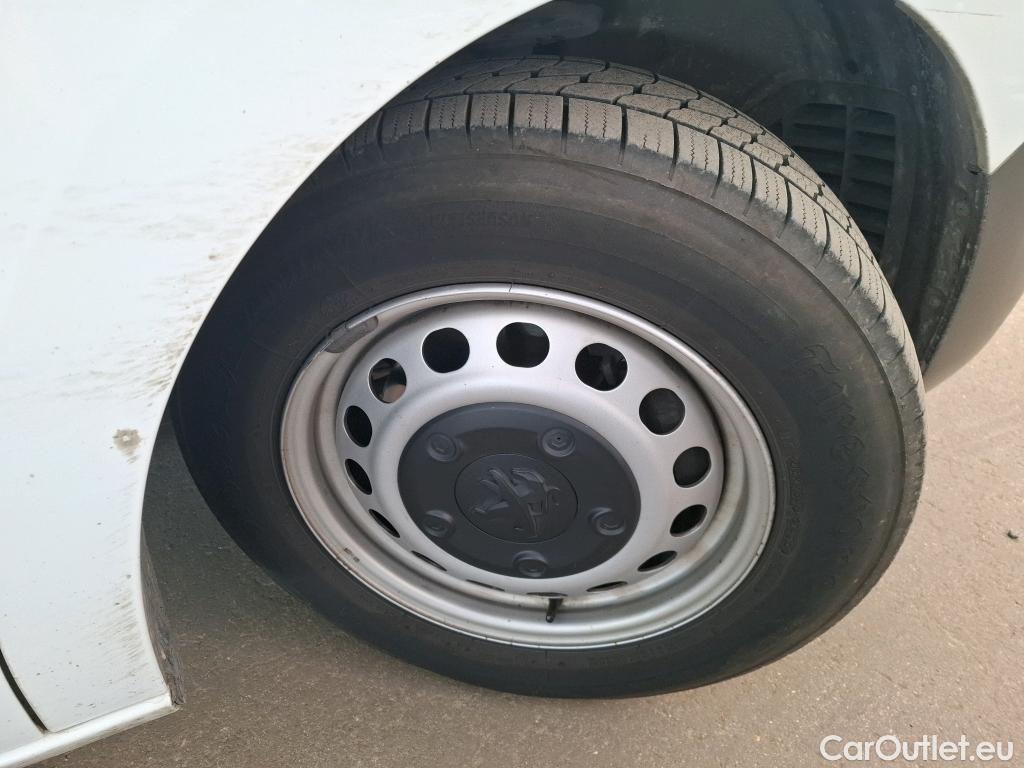 Peugeot  Expert  Fourgon Premium L2 1.5 HDi 120CV BVM6 E6d #17