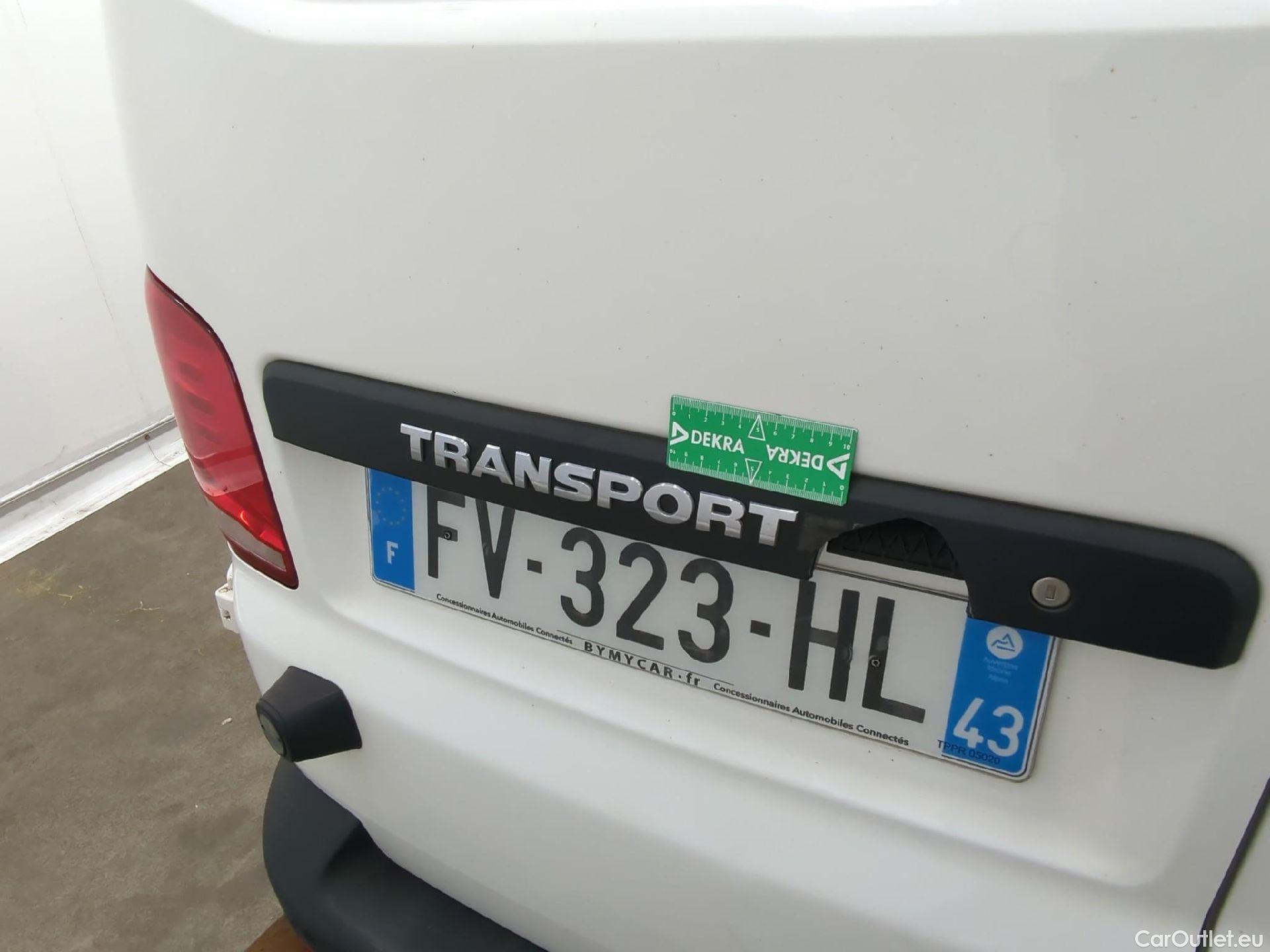  Volkswagen  Transporter VOLKSWAGEN  / 2019 / 4P / Fourgon tôlé 2.0 TDi 150 4MO L2H2 Business Line #16