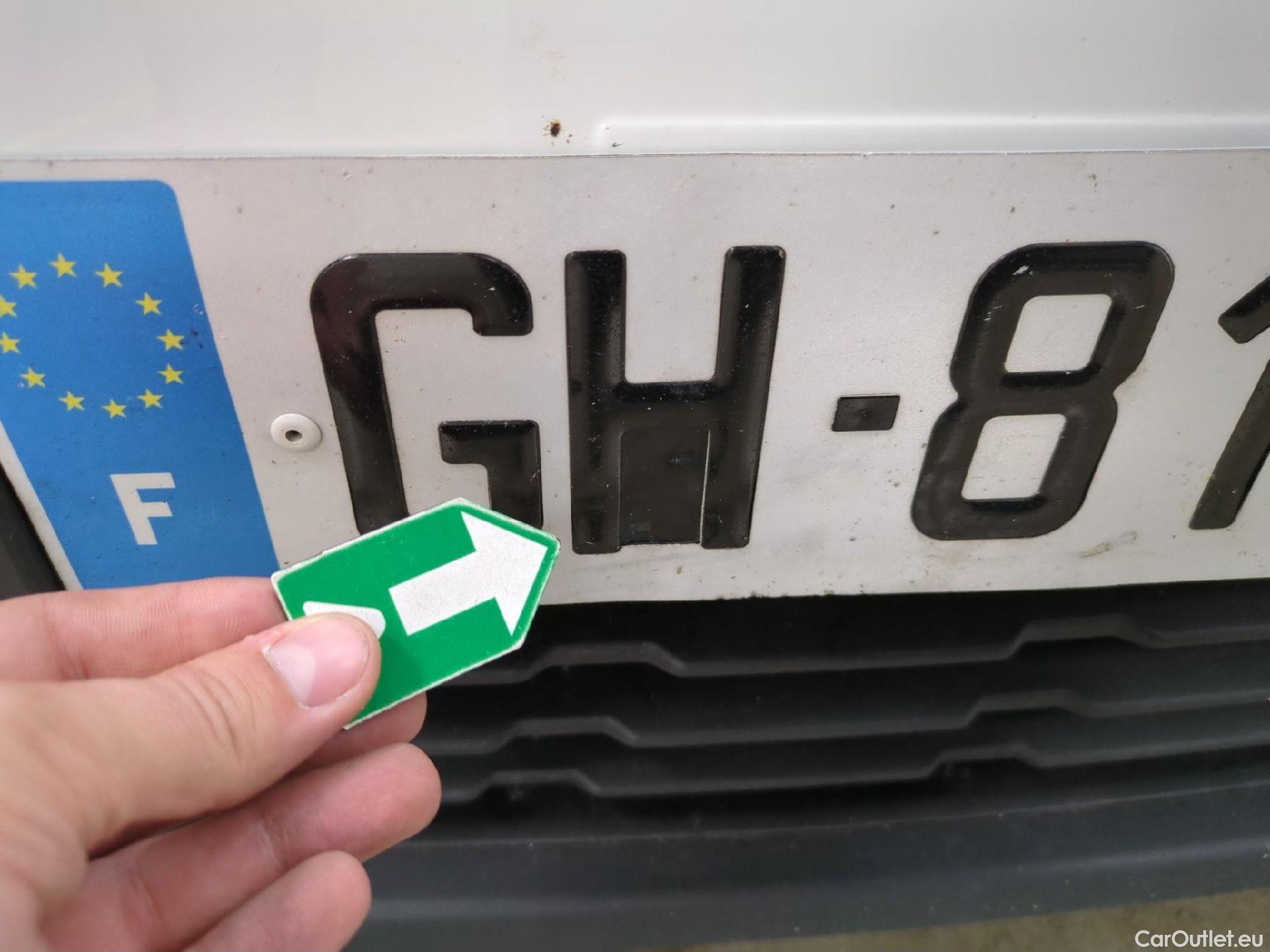  Renault  Trafic  Fourgon L1H1 3T Grand Confort 2.0 dCi 130CV BVM6 E6d #17