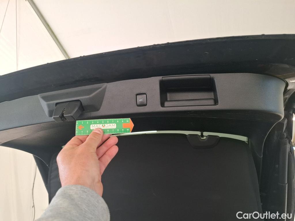 Ford  Kuga FORD  2019 5P SUV 25 190 hybrid Flexifuel Pshift STLine #27