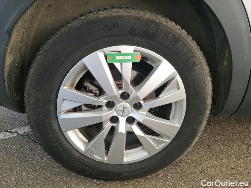  Peugeot  3008  Active Pack 1.5 HDi 130CV BVA8 E6d #1