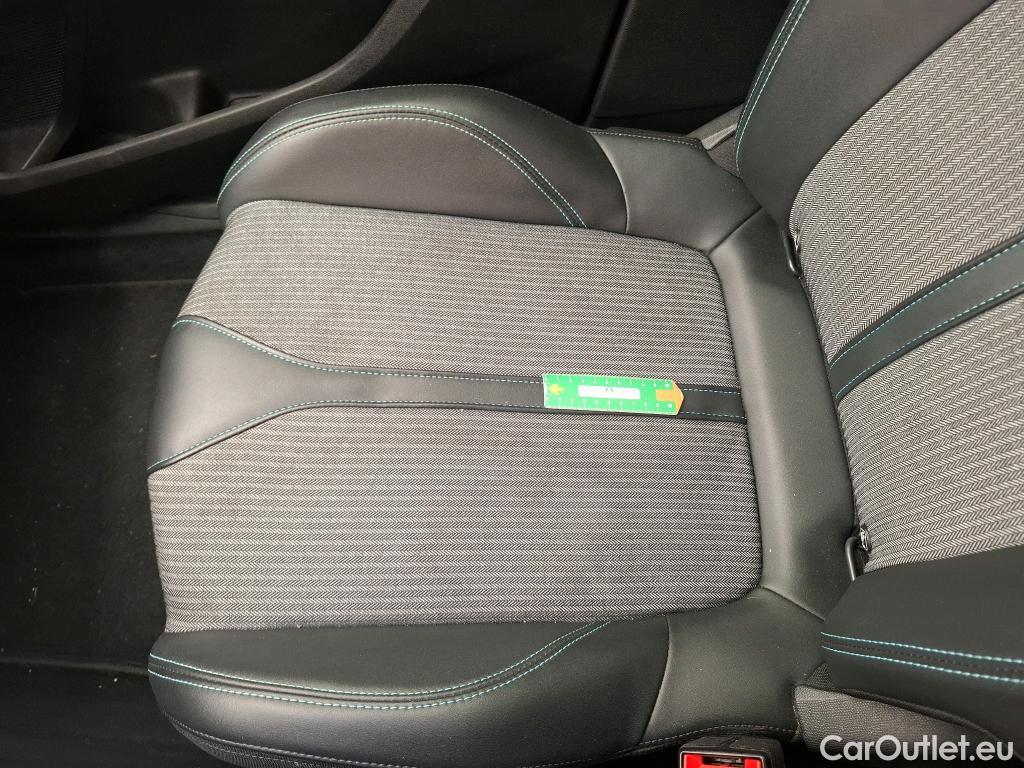  Peugeot  3008  Allure 1.5 HDi 130CV BVA8 E6d #36