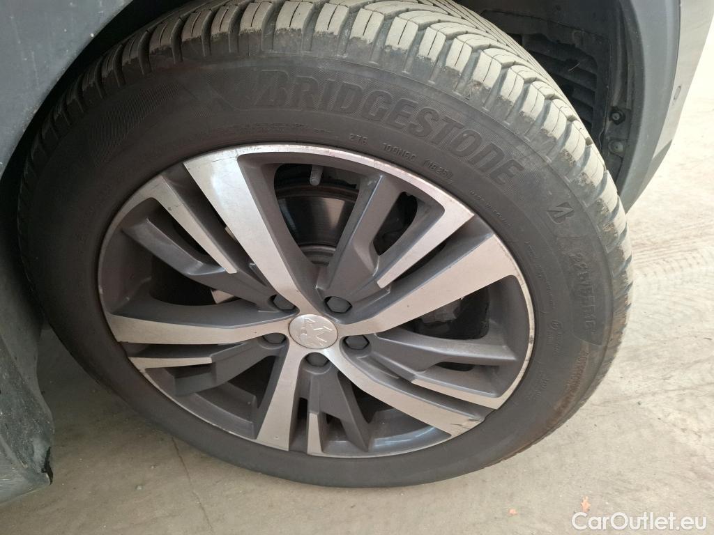  Peugeot  5008  Allure Pack 1.5 HDi 130CV BVA8 7 Sieges E6d #21