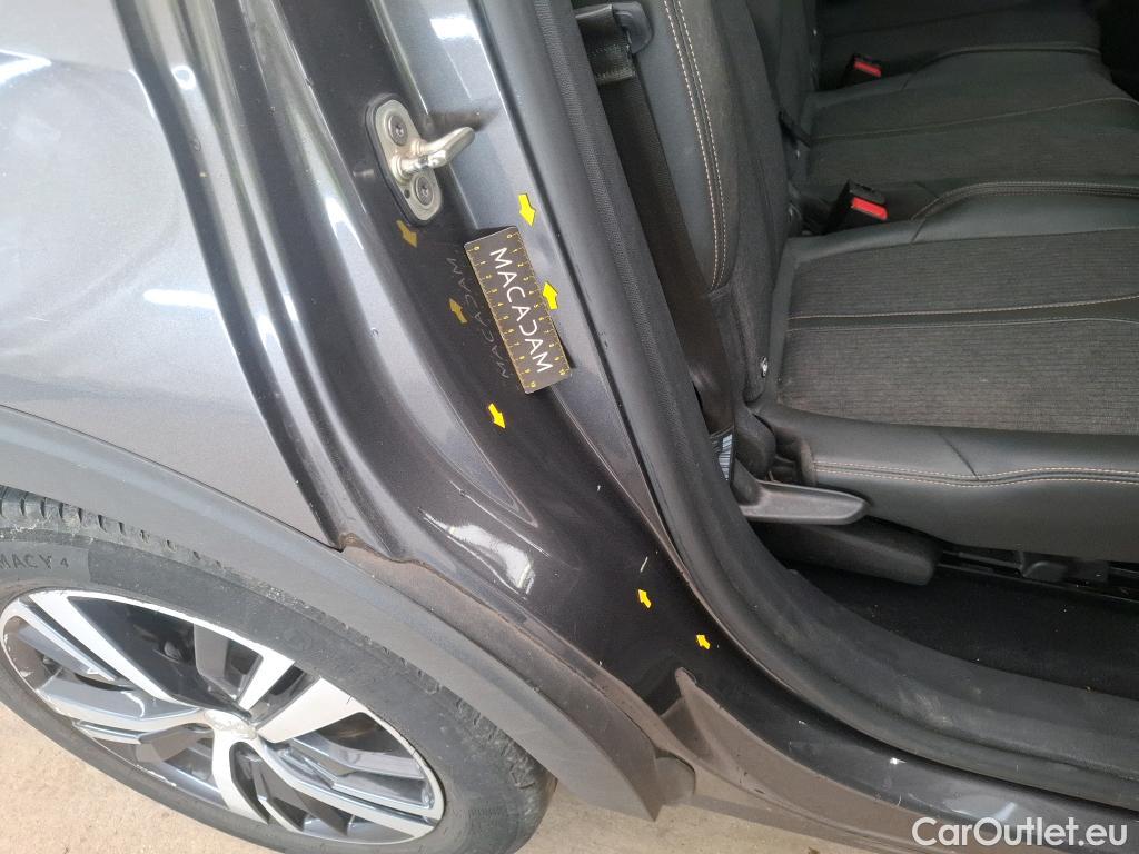  Peugeot  5008  GT Line 1.5 HDi 130CV BVA8 7 Sieges E6dT #35