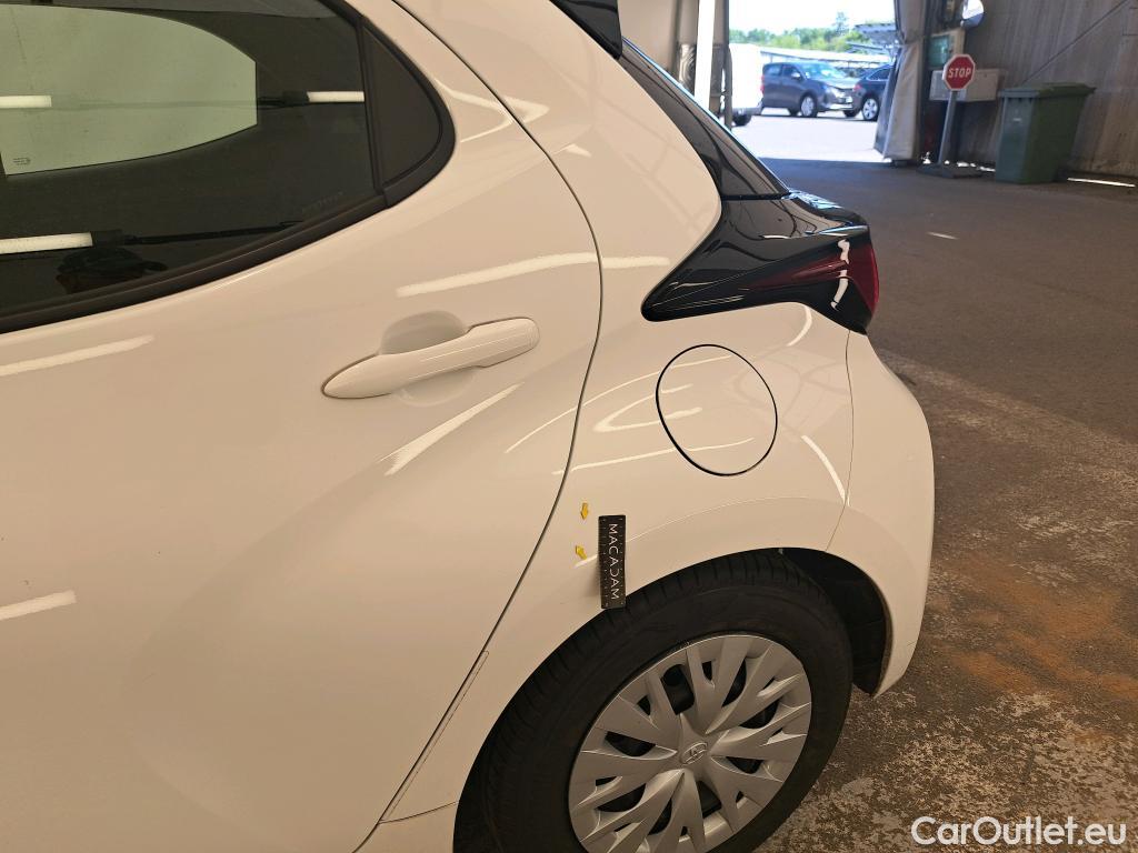  Toyota  Yaris TOYOTA  Hybride / 2019 / 5P / Berline Hybride 116h Dynamic Business Beyond Zer #4