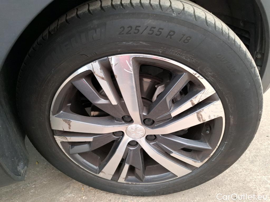  Peugeot  5008  Allure Pack 2.0 HDi 175CV BVA8 7 Sieges E6d #40