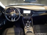  Alfa Romeo  Giulietta ALFA ROMEO GIULIA / 2016 / 4P / BERLINA 2.0 TURBO BENZINA 200CV BUSINESS AT8 #3