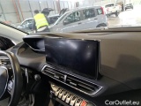 Peugeot  3008 PEUGEOT  / 2020 / 5P / SUV BLUEHDI 130 EAT8 SeS ALLURE #137