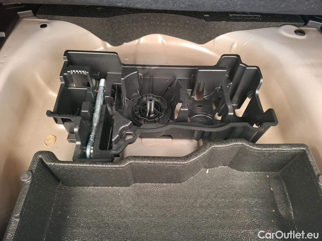  Peugeot  2008  Style 1.2 PureTech 100CV BVM6 6E #10
