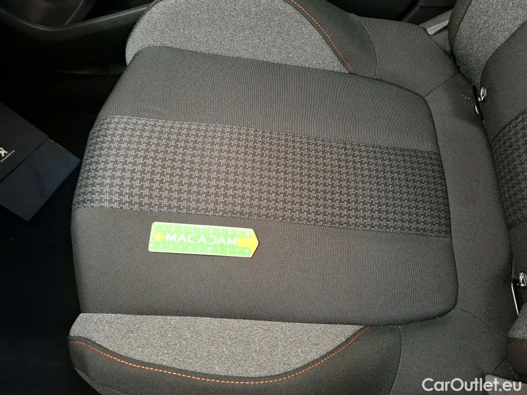  Peugeot  3008  Active Pack 1.2 PureTech 130CV BVA8 E6d #28