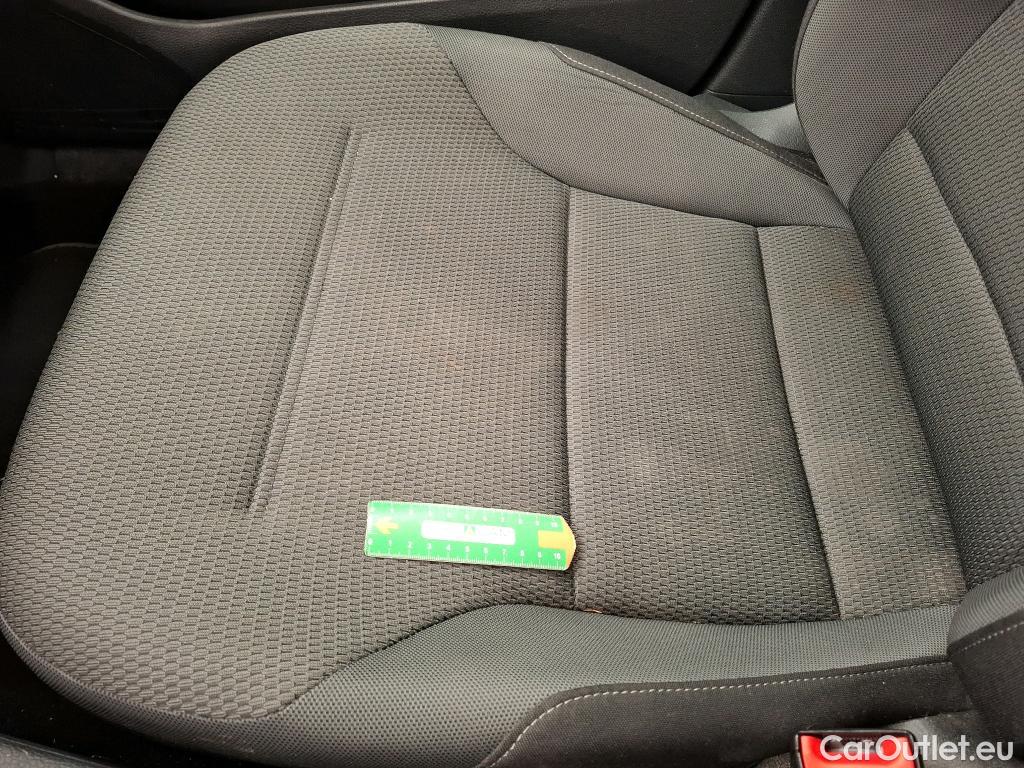  Volkswagen  Golf  VII Berline Confortline Business BMT 1.0 TSI 115CV BVM6 E6dT #32
