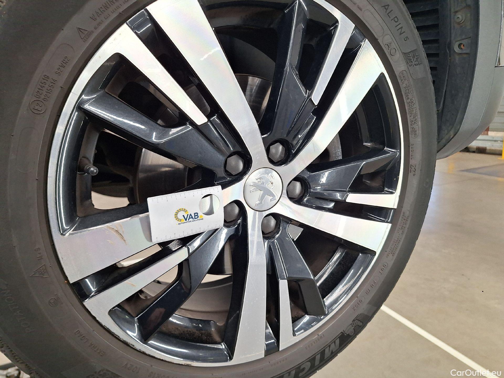  Peugeot  5008 Peugeot,  '16, Peugeot  1.5 BlueHDi 96kW S&S EAT8 GT Line 5d 7pl #37