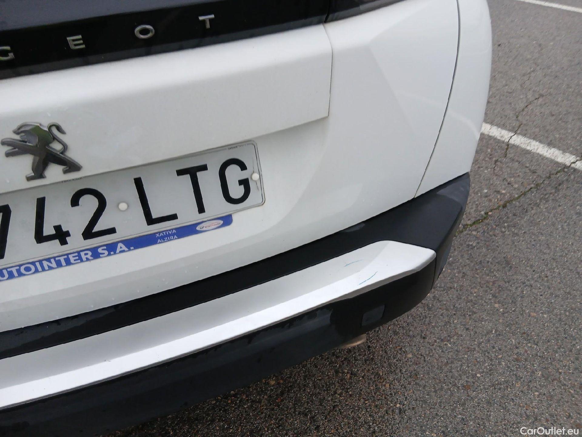  Peugeot  2008 PEUGEOT  / 2019 / 5P / todoterreno Allure BlueHDI 81kW (110CV) #10