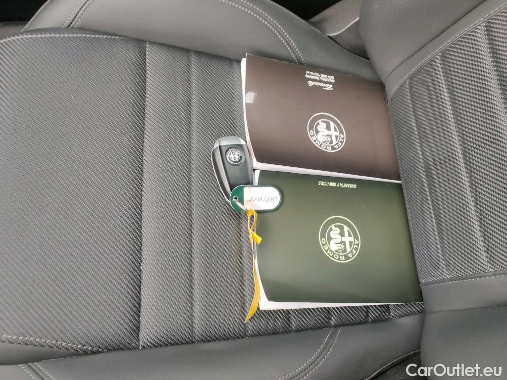  Alfa Romeo  TONALE Alfa Romeo  / 2022 / 5P / todoterreno 1.5 MHEV GASOLINA 130 CV SPRINT FWD #16