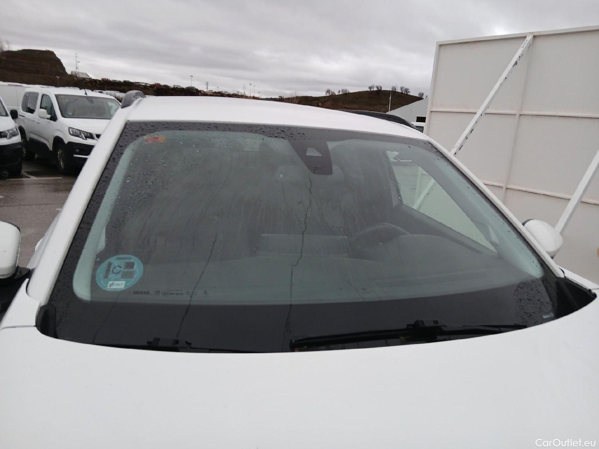  Peugeot  2008 PEUGEOT  / 2019 / 5P / todoterreno Allure BlueHDI 81kW (110CV) #1