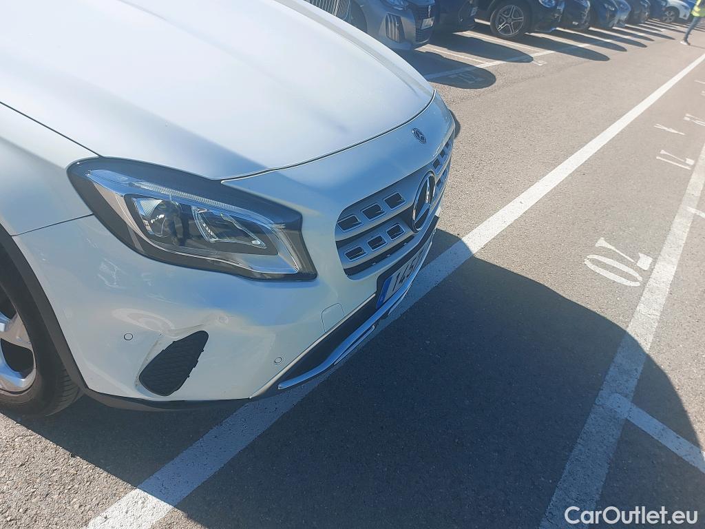  Mercedes  GLA MERCEDES-BENZ Clase  200 156 CV #3
