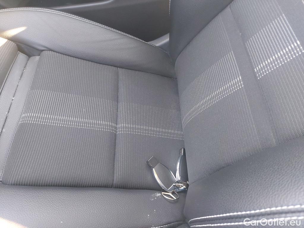  Mercedes  GLA MERCEDES-BENZ Clase  200 156 CV #15