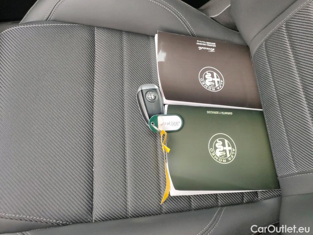  Alfa Romeo  TONALE Alfa Romeo  / 2022 / 5P / todoterreno 1.5 MHEV GASOLINA 130 CV SPRINT FWD #1