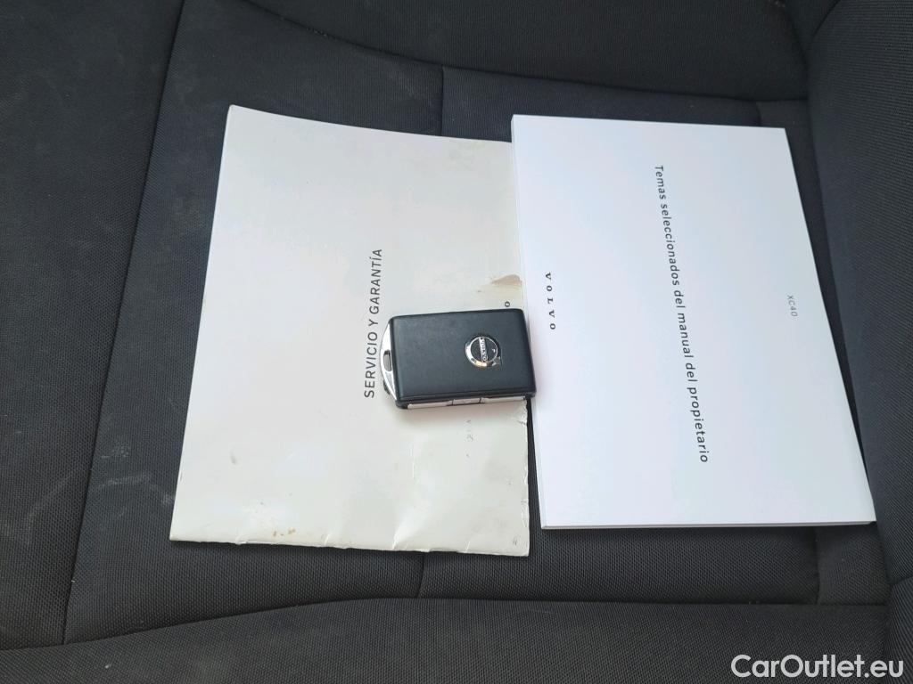  Volvo  XC 40 VOLVO XC40 / 2017 / 5P / todoterreno 1.5 T2 Momentum Pro Auto #3