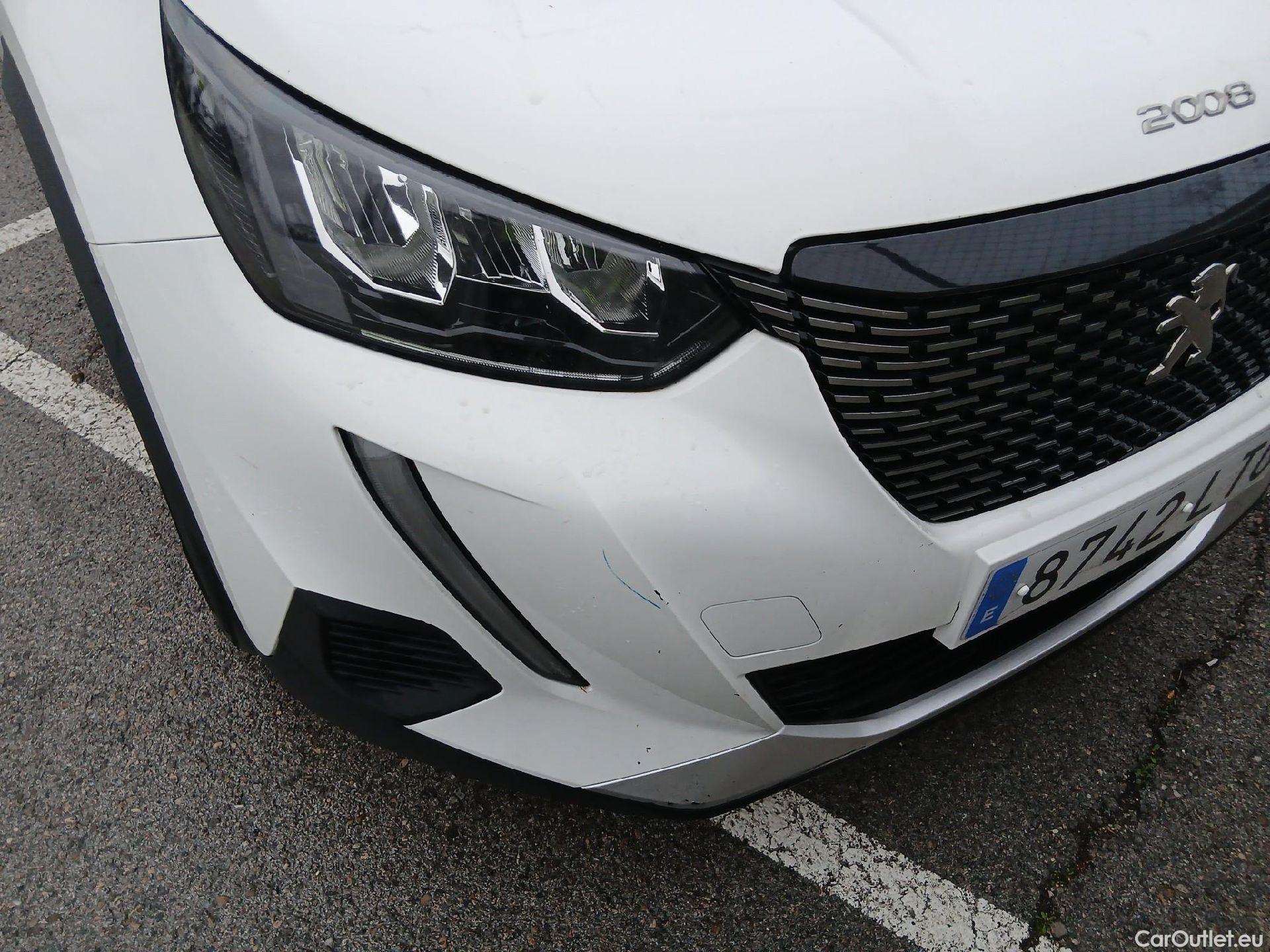  Peugeot  2008 PEUGEOT  / 2019 / 5P / todoterreno Allure BlueHDI 81kW (110CV) #2