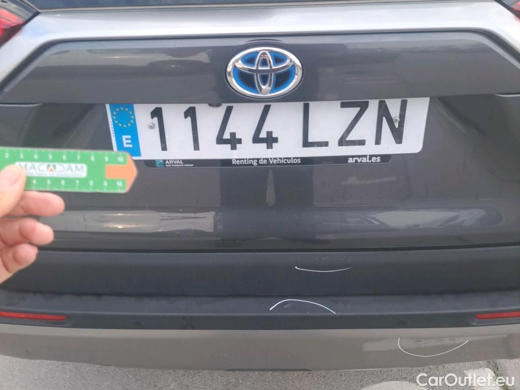  Toyota  RAV4 TOYOTA  / 2018 / 5P / todoterreno 2.5l 220H Luxury #28