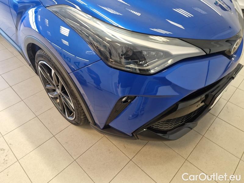  Toyota  C-HR  (2017) CHR 2.0HEV  eNCVT GR Sport 5d #3